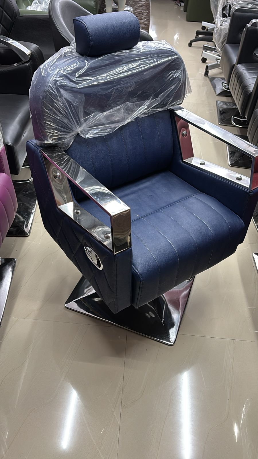 Salon chair